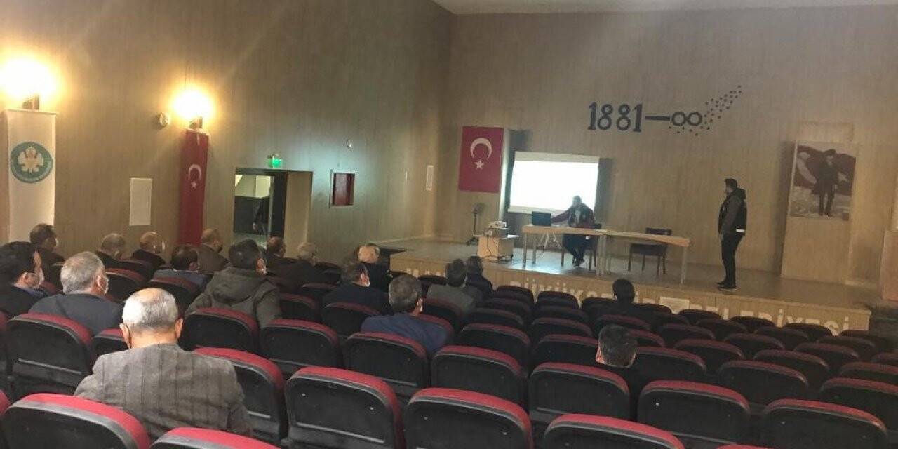Mahalle muhtarlarına bağımlılıkla mücadele semineri verildi