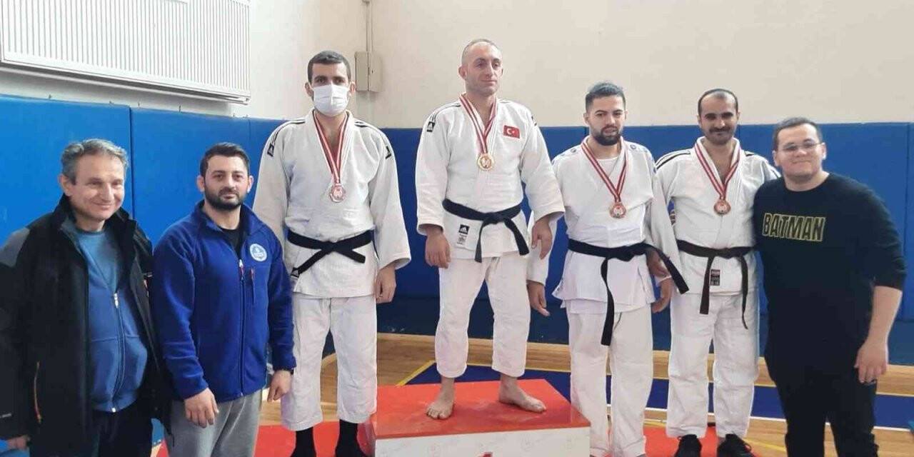 Kağıtspor’un engelsiz şampiyonları