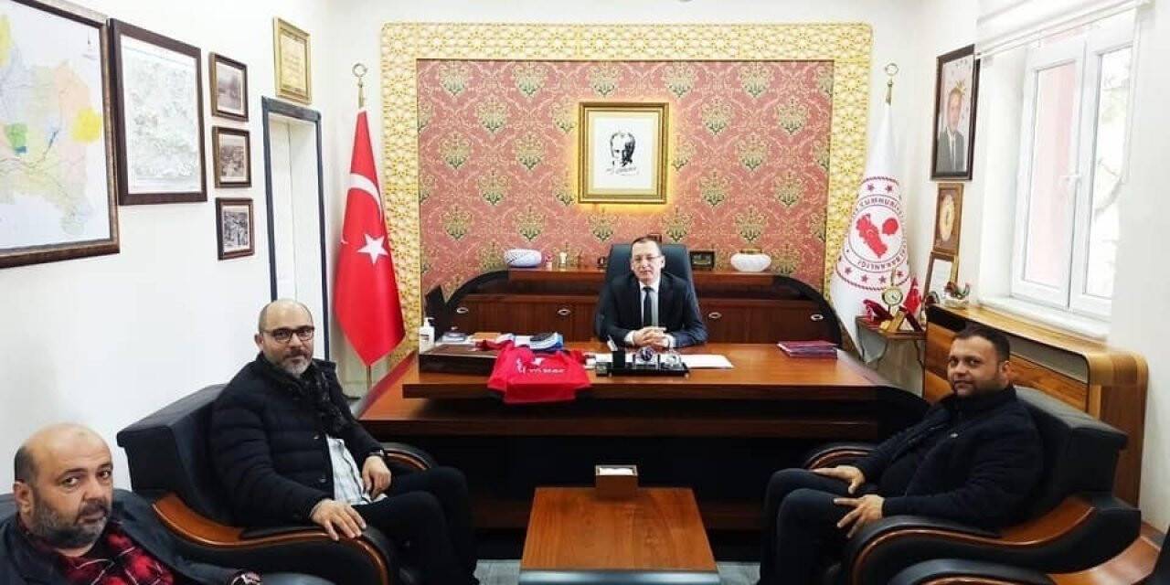 Turgutluspor’dan Kaymakam Yılmaz’a forma