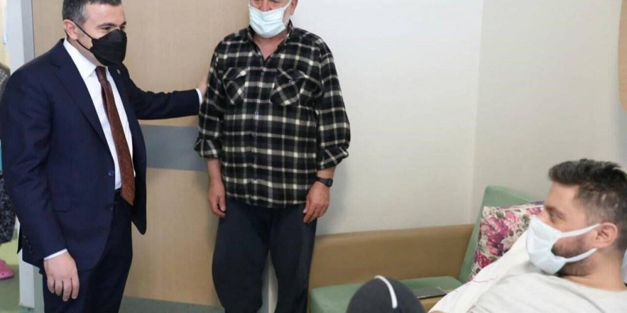 Vali Atay hastaları ziyaret etti