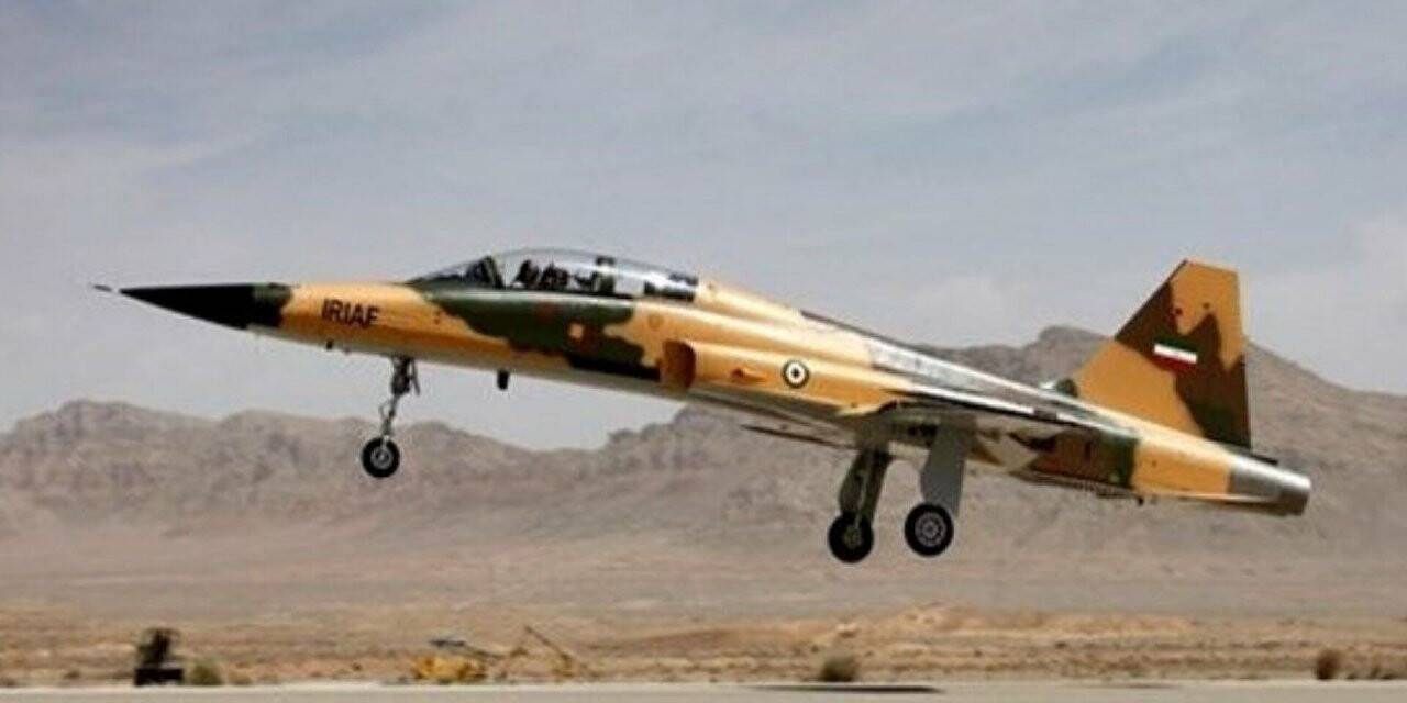 İran'da savaş uçağı düştü