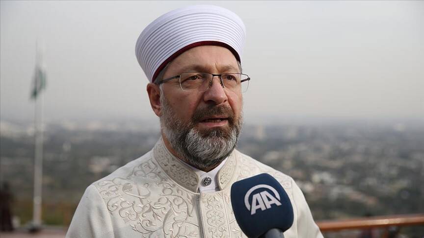 Diyanet İşleri Başkanı Erbaş, İslamofobinin karanlık bir proje olduğunu belirtti