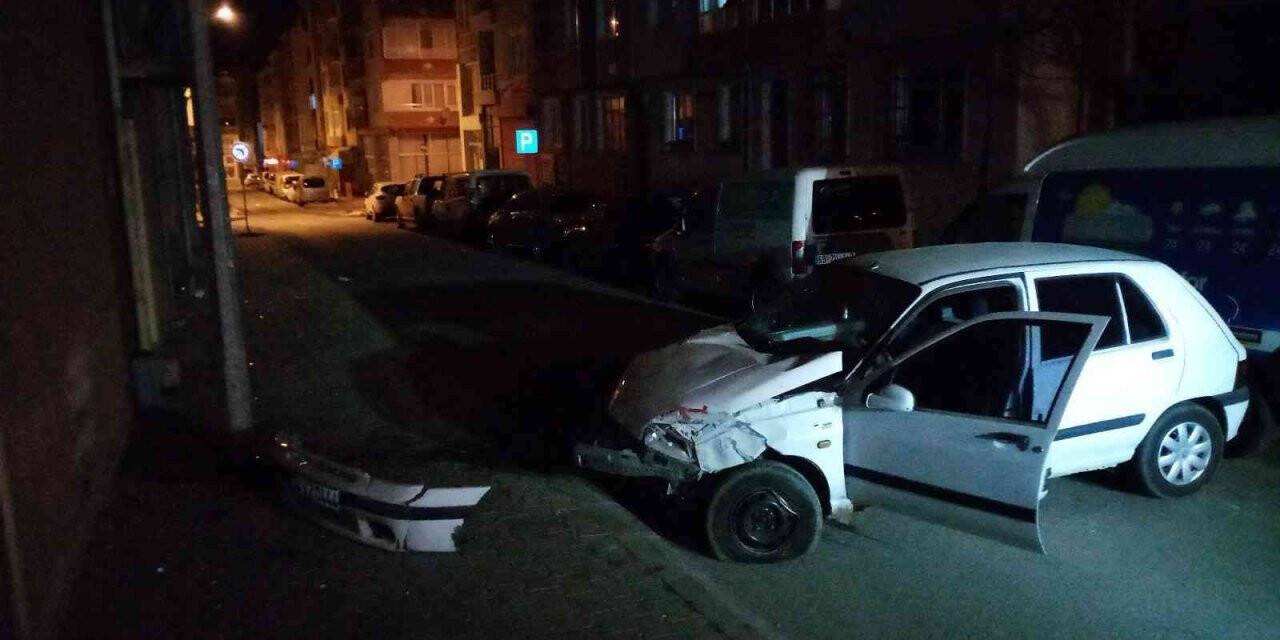 Hurdaya dönen araçtan içki şişesi çıktı, sürücü kayıplara karıştı