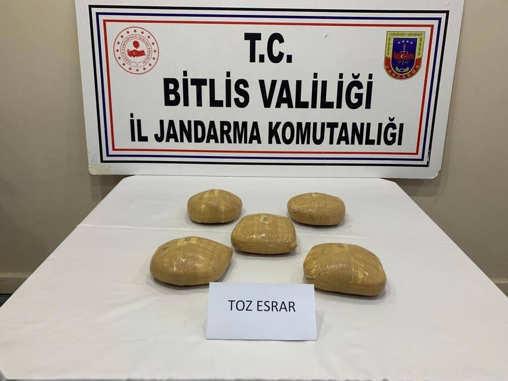 Bitlis’te 5 kilo 200 gram esrar ele geçirildi