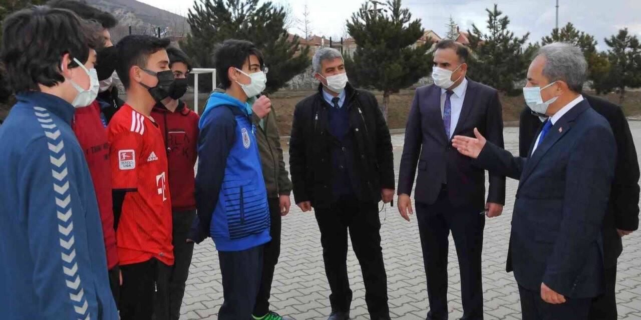 Başkan Akkaya Fen Lisesi öğrencileri ile buluştu