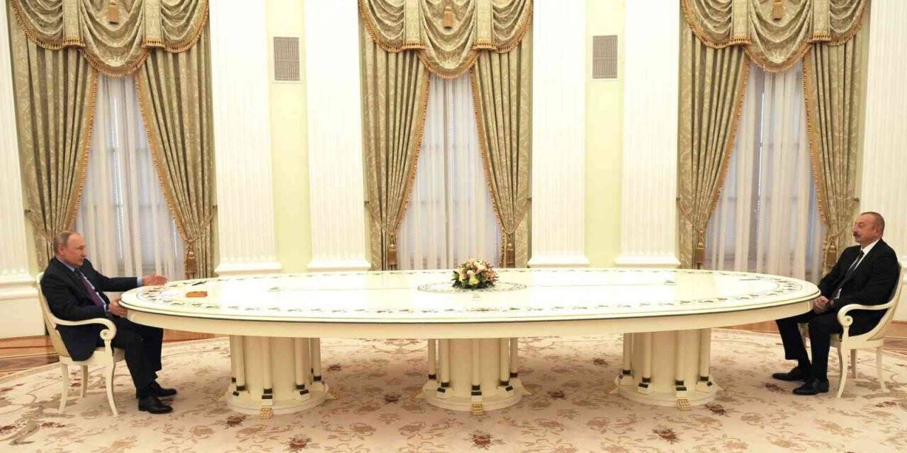 Aliyev, Moskova'da Putin ile görüştü