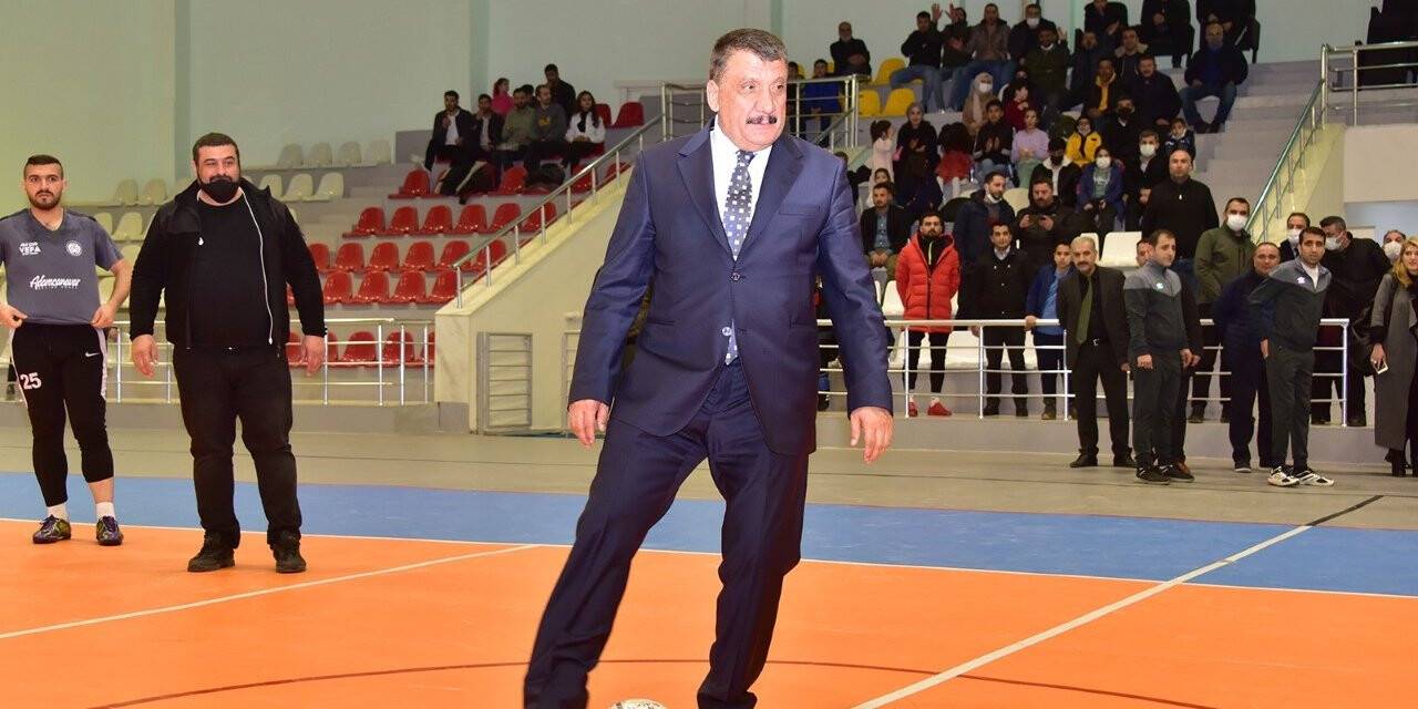 Futsal Turnuvası’nda şampiyon Malatya Büyükşehir Basın oldu