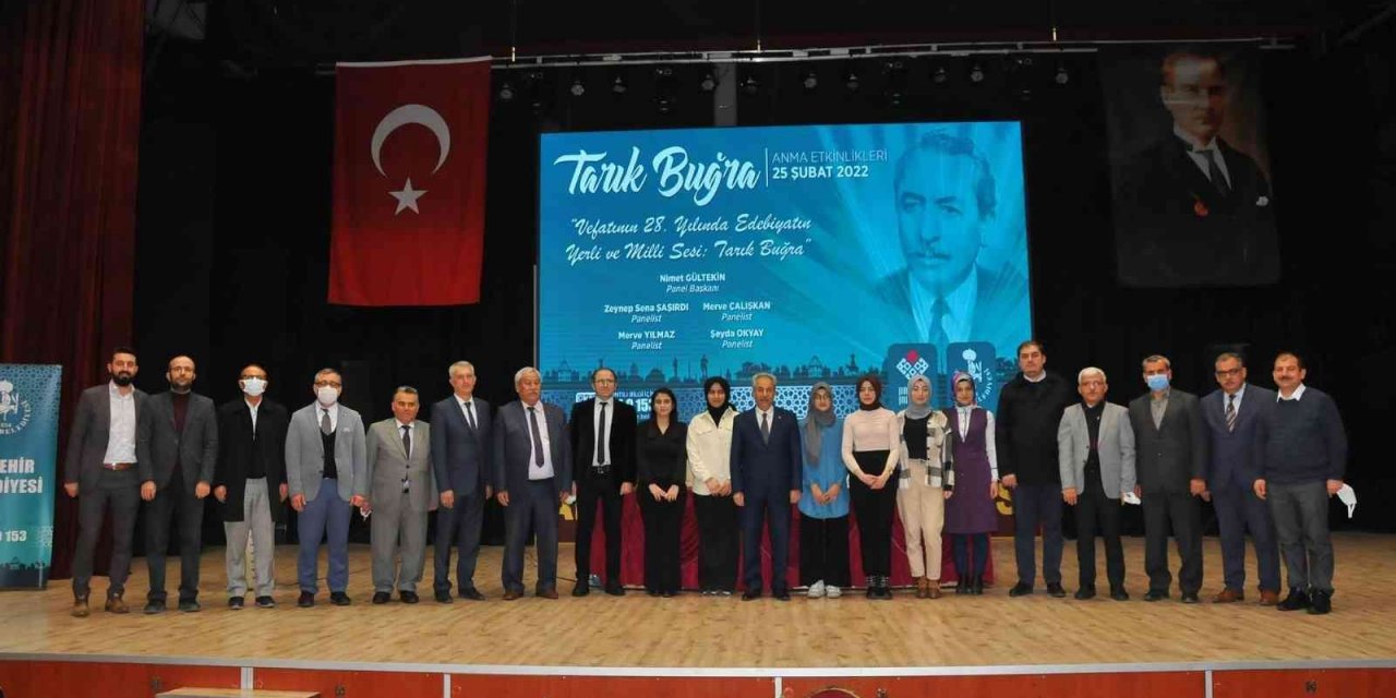 Yazar Tarık Buğra memleketi Akşehir’de anıldı