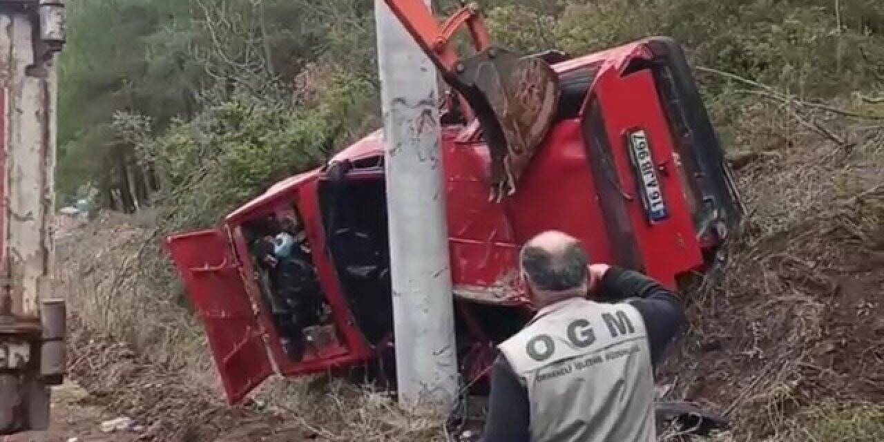 Hurdaya dönen otomobilden sağ kurtuldu