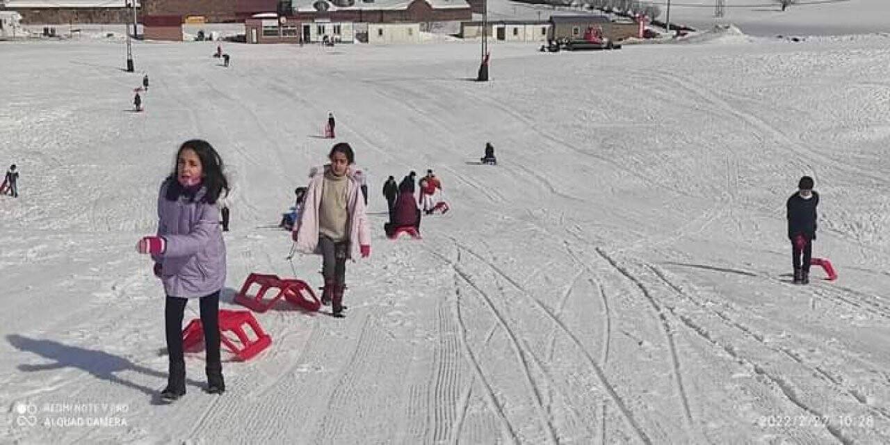 Öğrencilerin kayak heyecanı
