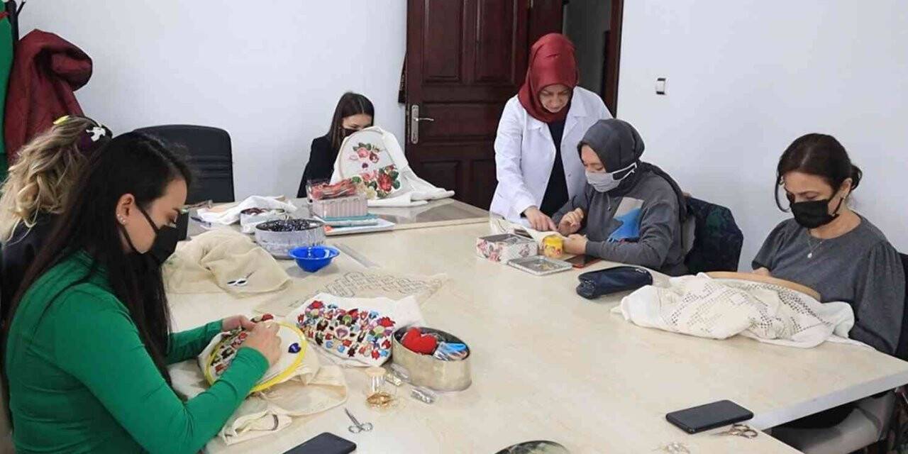 Kurslar ev bütçesine katkı sağlıyor