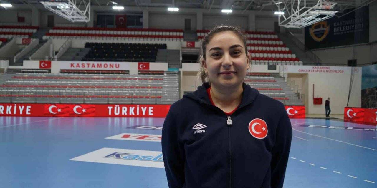 Milli hentbolcu Beyza Karaçam, İsveç’e transfer oldu