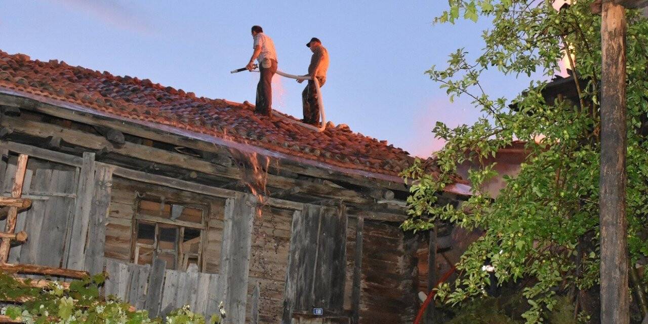 Kastamonu’da elektrik panosundan çıkan yangın büyümeden söndürüldü