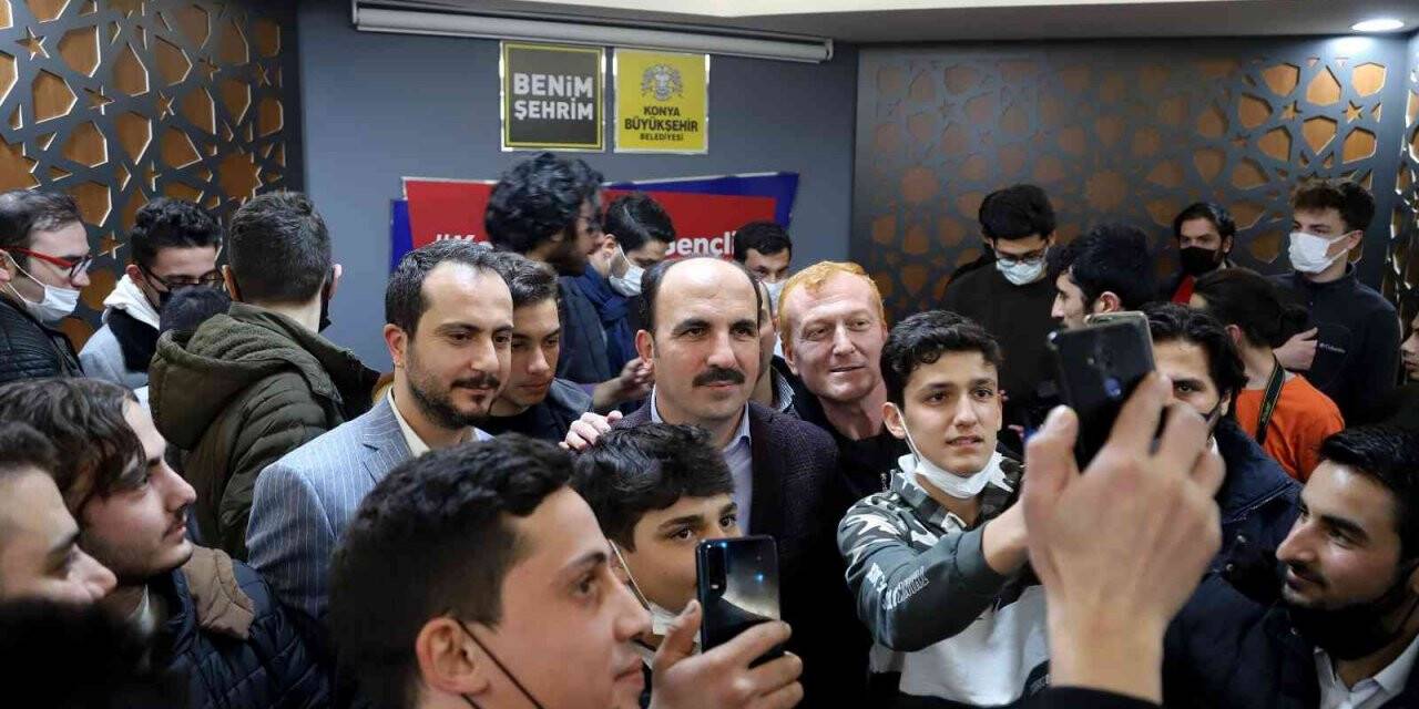 Başkan Altay çalışan gençlerle buluştu