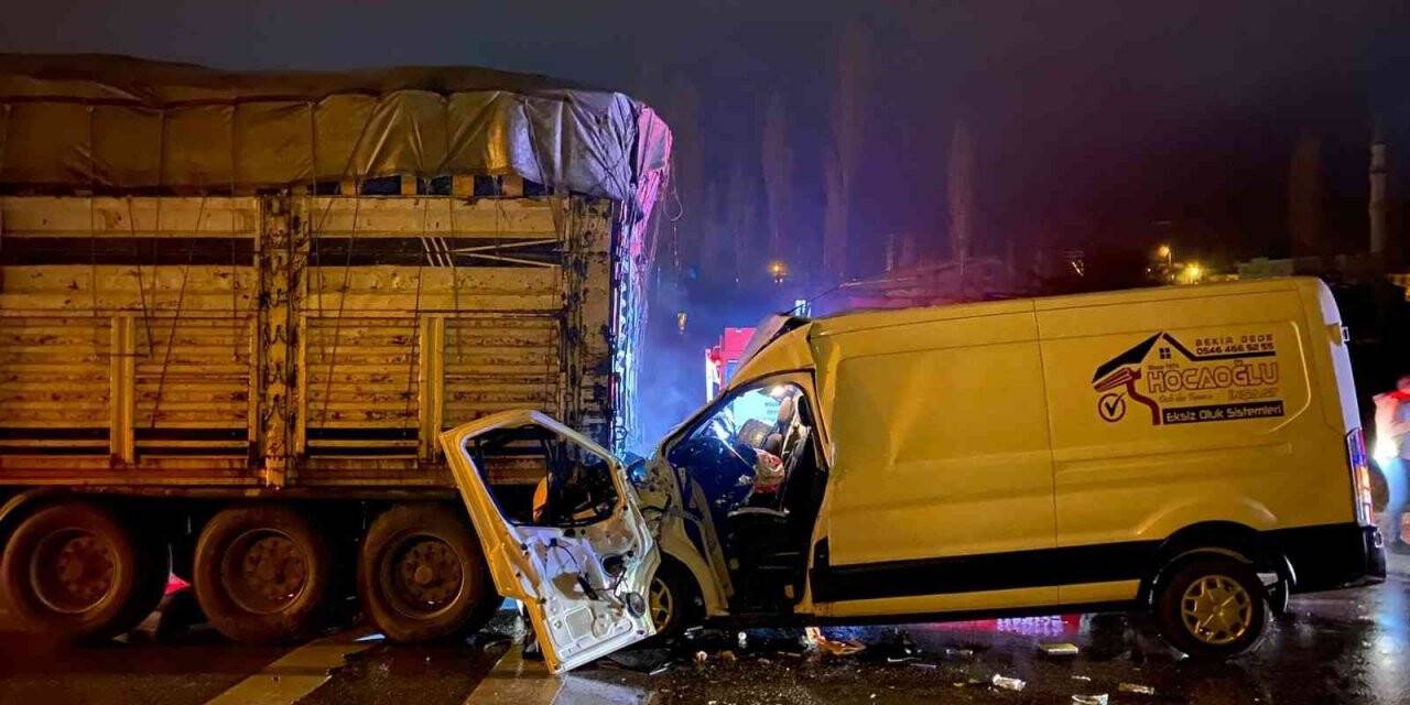 Afyon-Konya yolunda kaza