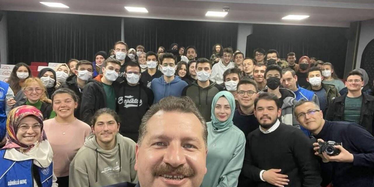 Gençler Yücel Hocalarıyla buluştu