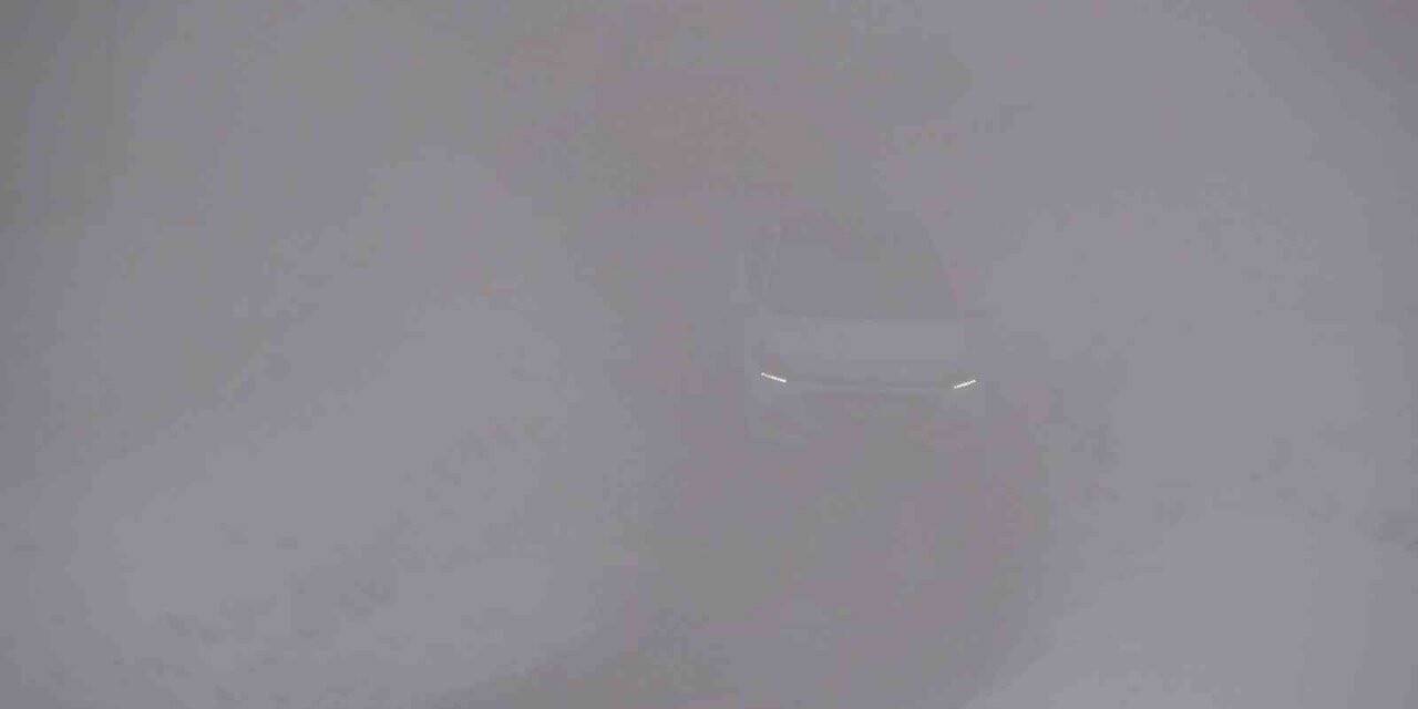 Yüksekova’ya sis çöktü: Göz gözü görmüyor