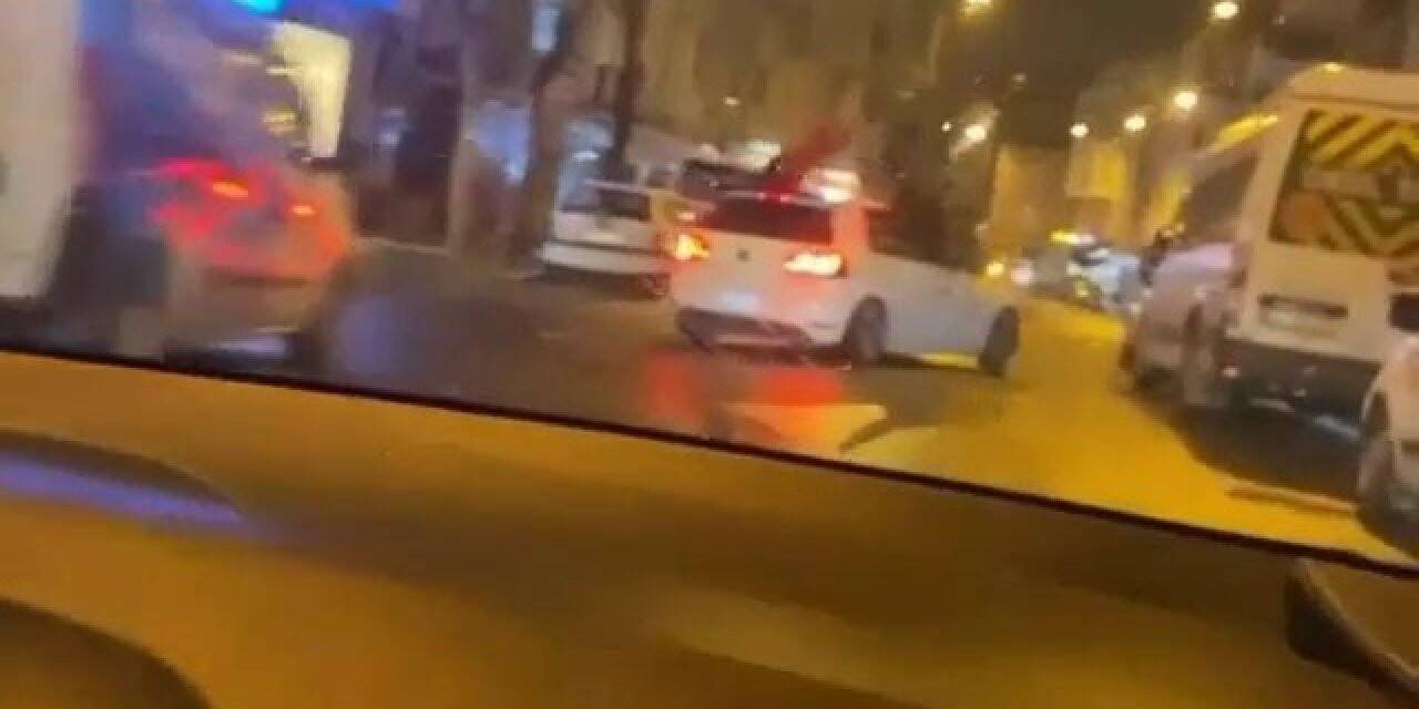 Asker eğlencesinde yol kapatıp drift yaptılar