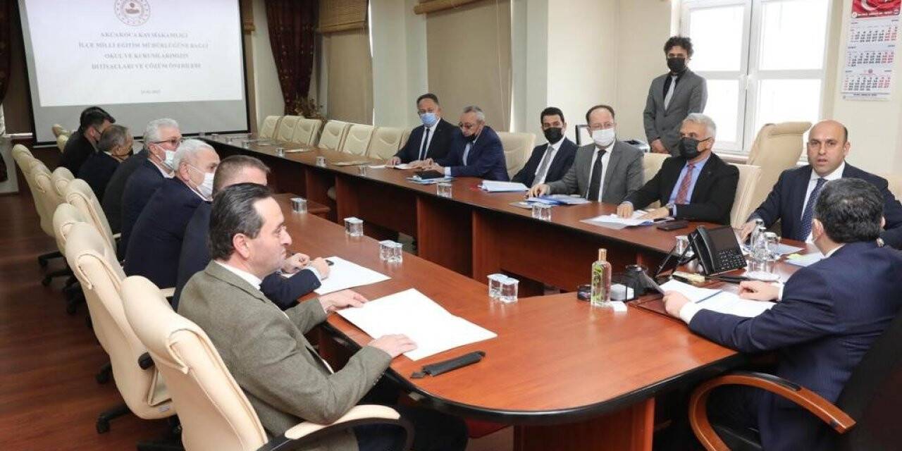 Eğitim yatırımları görüşüldü