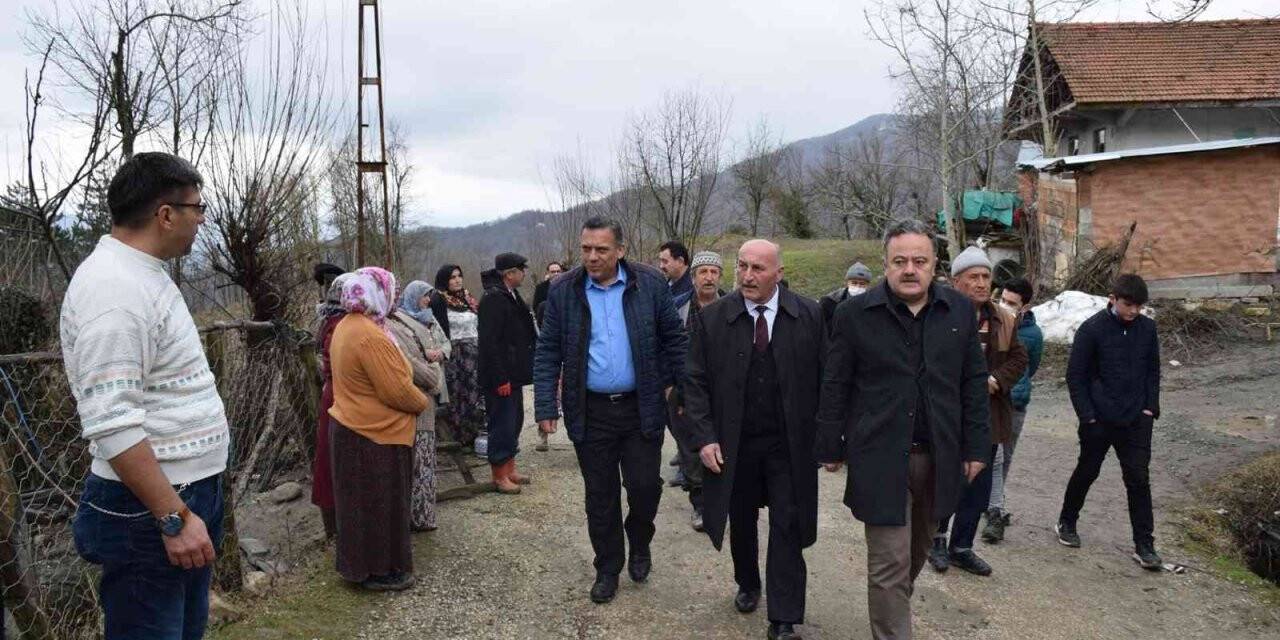 AK Parti teşkilatı heyelan bölgesinde inceleme yaptı