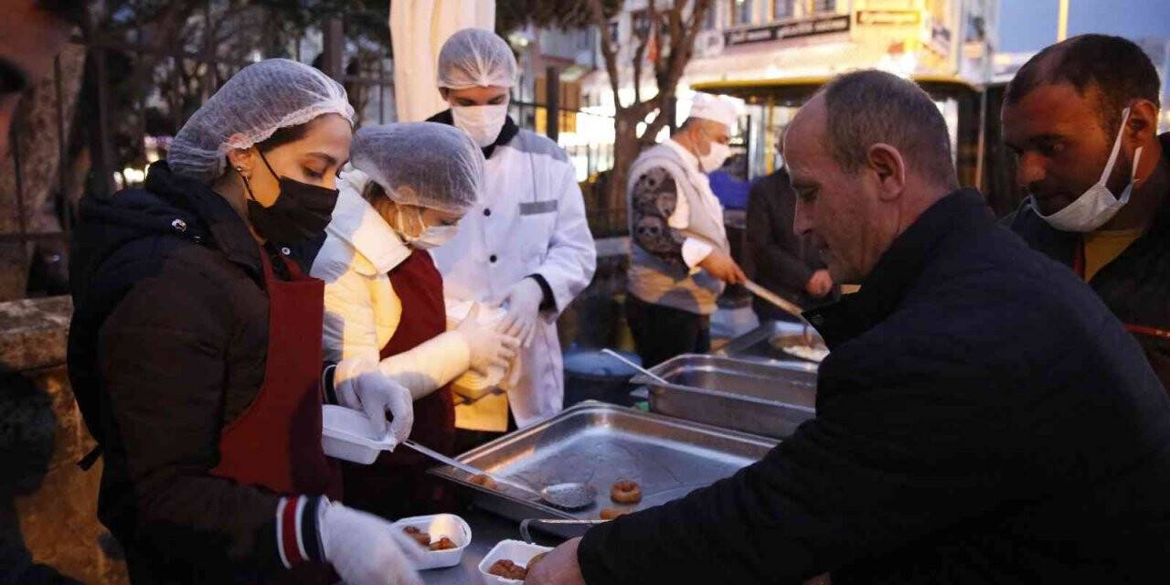 Büyükşehir’den Miraç Kandili’nde 20 bin kişilik lokma ikramı