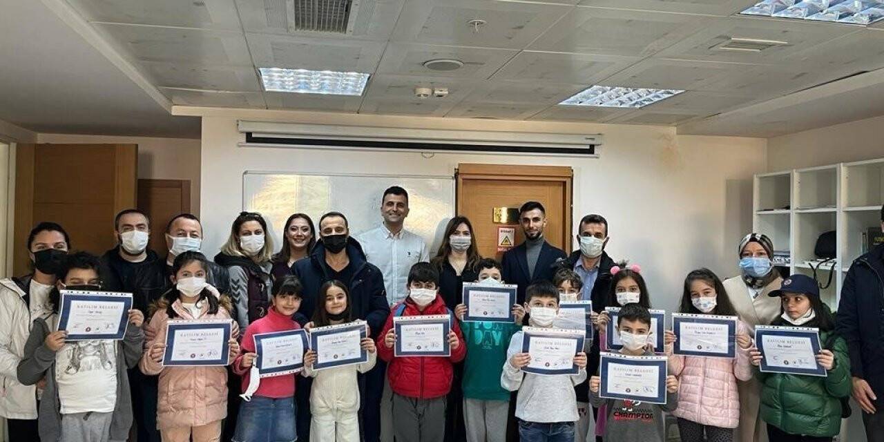 Maltepe’de 130 miniğe İngilizce sertifikası