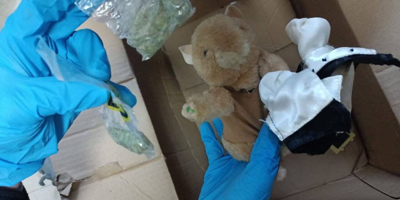 Hollanda’dan Aksaray’daki sevgilisine oyuncak ayı içerisinde esrar gönderdi