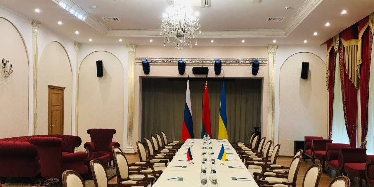 Belarus’ta, Rusya-Ukrayna müzakere görüşmeleri başladı