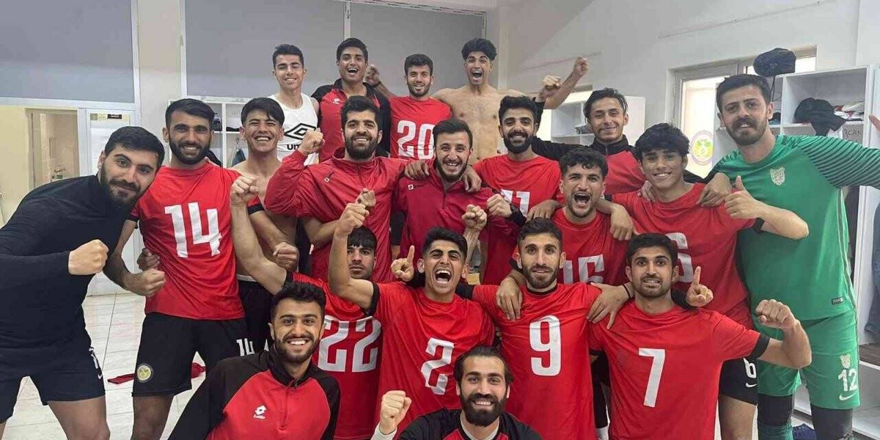 ’Ligde tutunsun yeter’ hedefiyle kurulan takım şampiyonluğa koşuyor