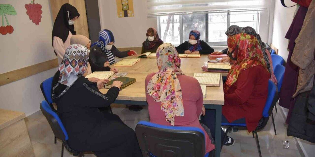 Kursiyerler Tevfikiye Hanım Lokalinden çok memnun