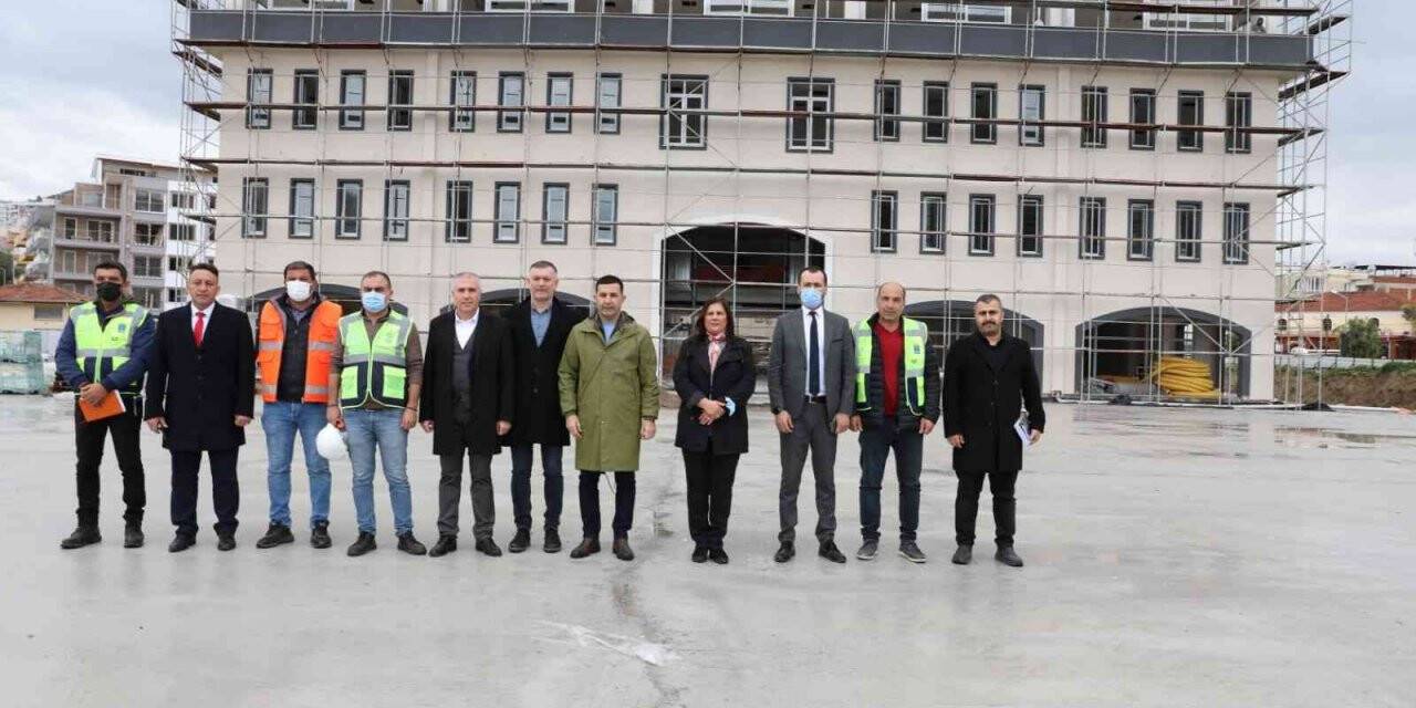 Başkan Çerçioğlu; "Kuşadası’na yakışan bir alan kazandırdık"