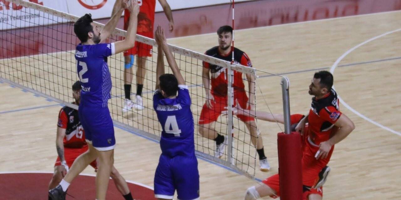 Voleybol 2. Lig Erkekler Yarı Final maçları Sivas’ta başladı
