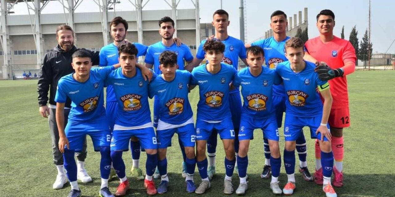 Yunusemre Belediyespor U18 takımı namağlup grup şampiyonu oldu