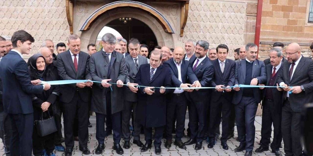 Ahlat’ta Kazakistan Fahri Konsolosluğu açıldı