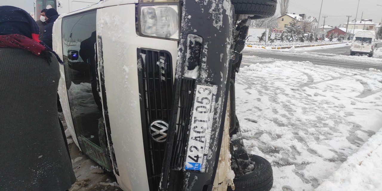 Konya'da işçi servislerinin çarpıştığı kazada 14 kişi yaralandı