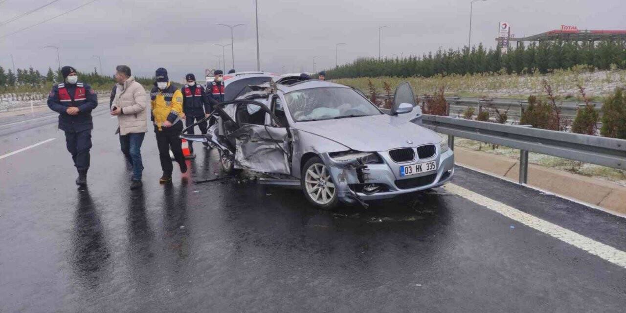 Kayganlaşan otoyolda feci kaza: 1 ölü, 3 yaralı