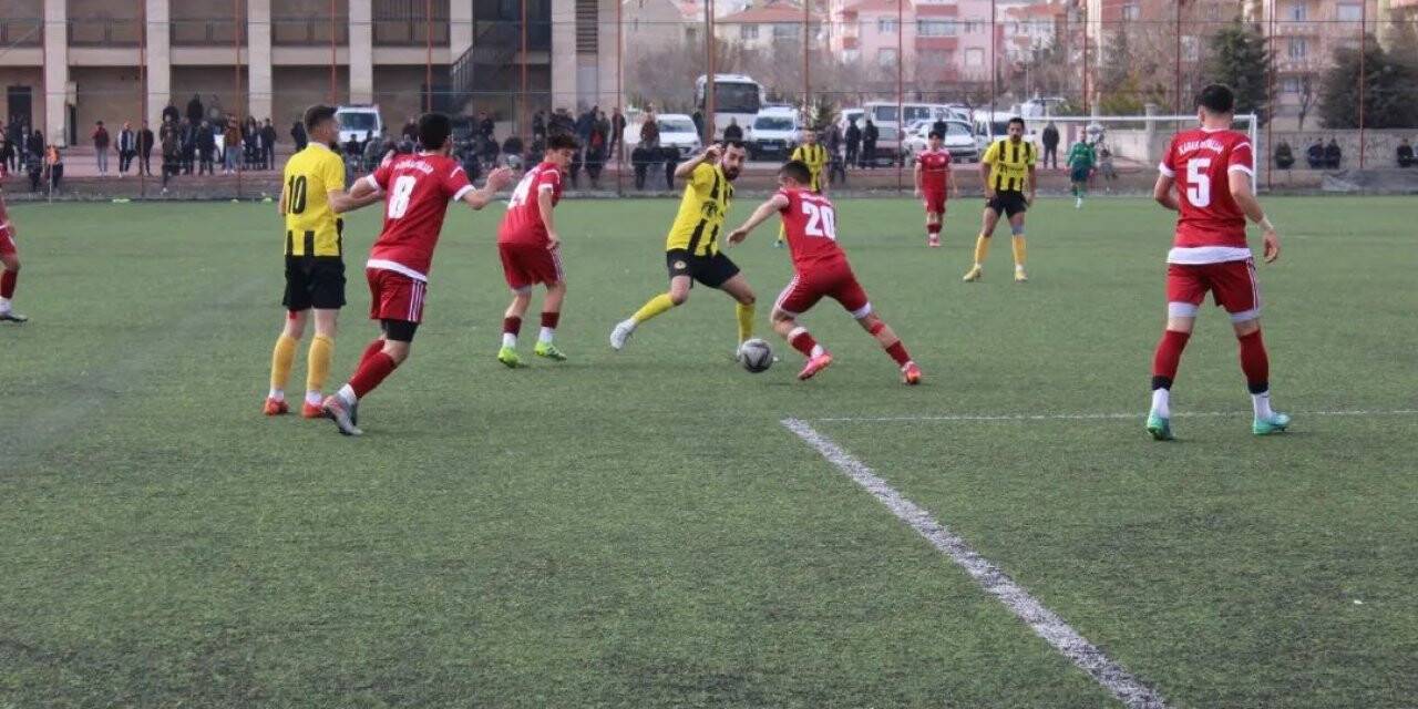 Meram Kara Kartallar namağlup devam ediyor