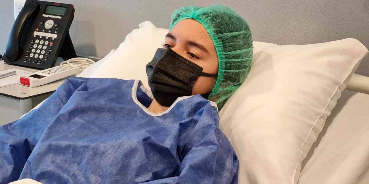 Özge’nin koluna suni kemik yerleştirildi