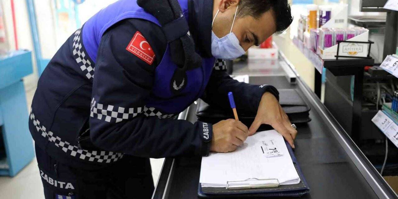 Zabıtadan marketlerde etiket denetimi