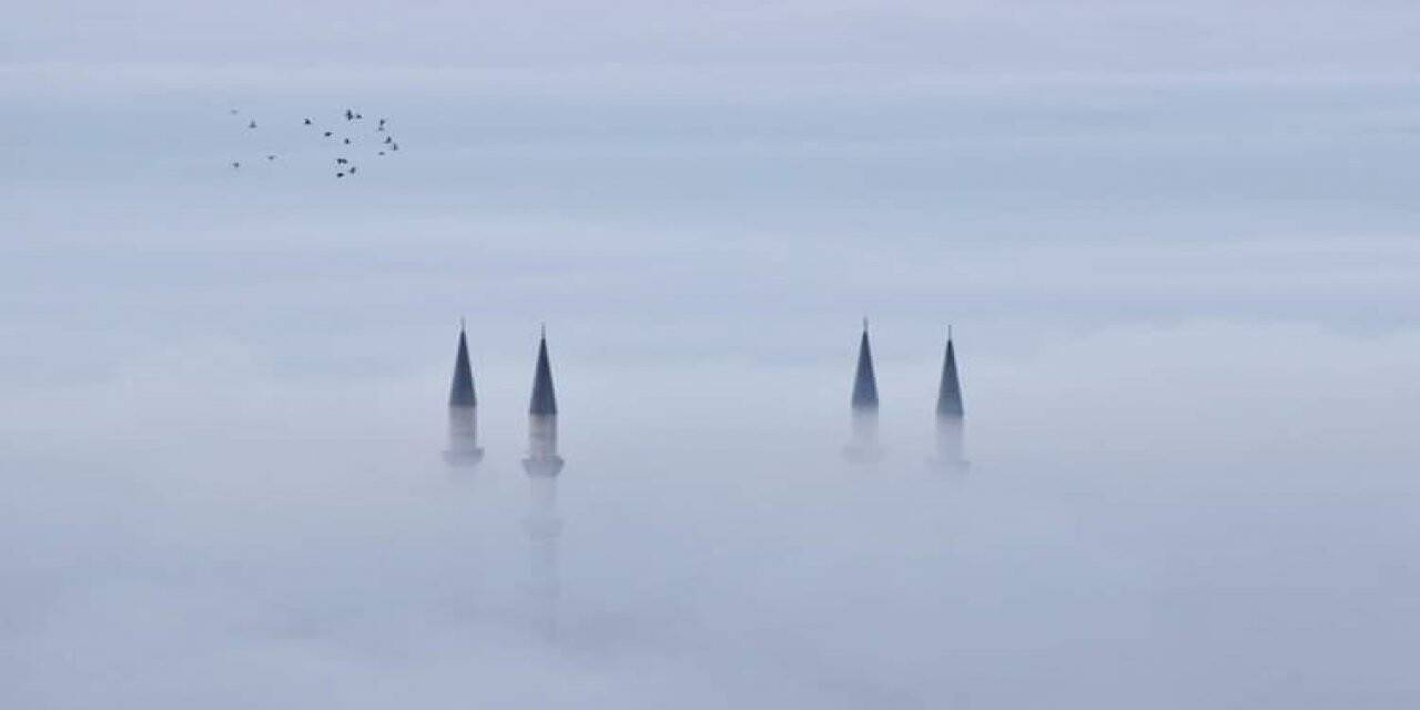 Abdulhamid Han Camii sislere büründü
