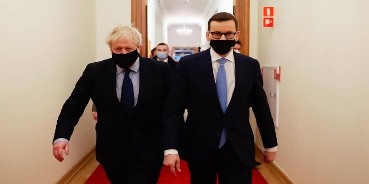 Johnson: “Putin’in masum sivillere karşı barbarca ve ayrım gözetmeden taktik kullanmaya hazır olduğu oldukça açık”