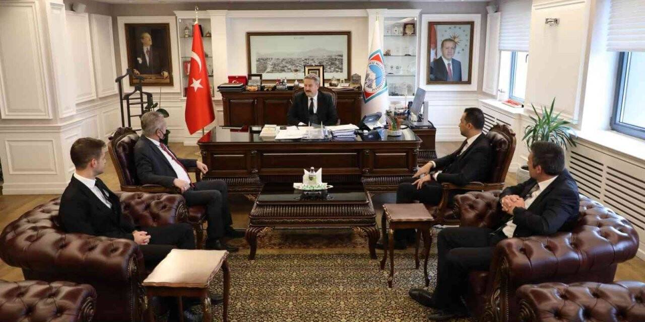 Türkiye Faal Futbol Hakemleri ve Gözlemcileri Derneği’nden Melikgazi’ye ziyaret