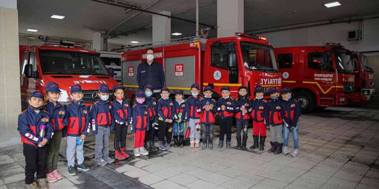 Miniklere itfaiye dersi
