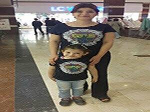 Karagül ailesi Sarı-Lacivert renklere bezenmiş