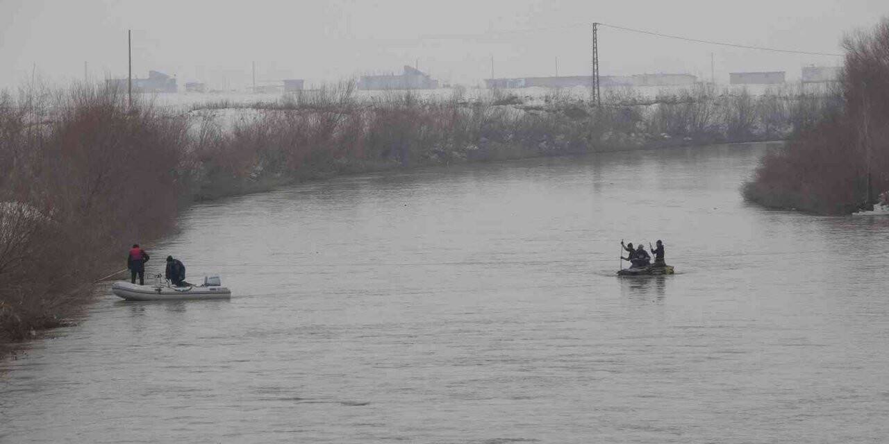 Karasu Nehri’ne düşen Yağmur’u arama çalışmalarına 8. günde de ara verildi