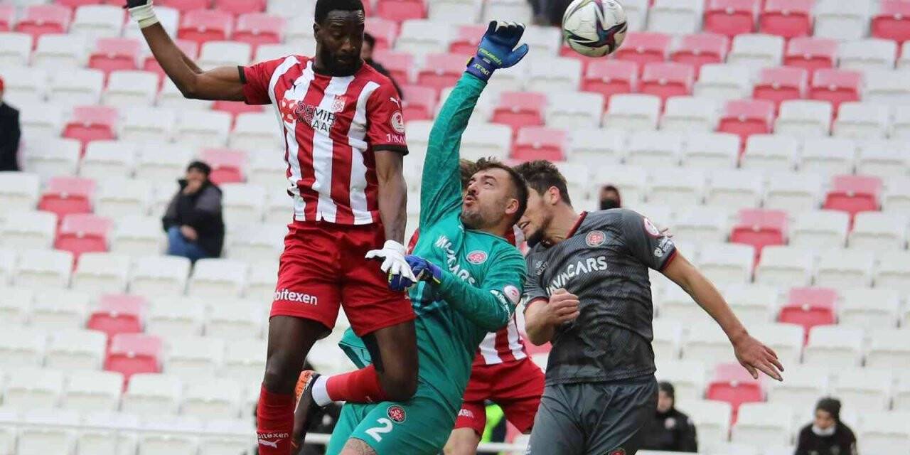 Ziraat Türkiye Kupası: DG Sivasspor: 0 - Karagümrük: 0 (İlk yarı)
