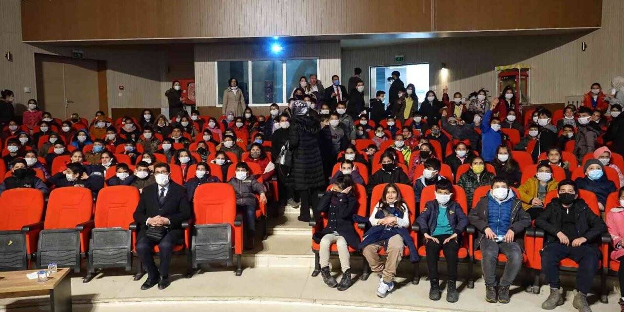 Erciş Belediyesinden sinema etkinliği