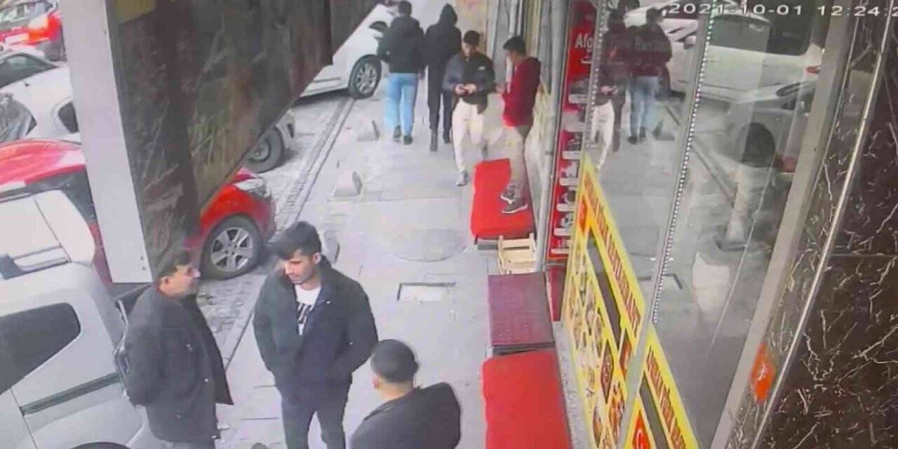 Husumetlisine sokak ortasında ateş açtı, saldırı anı kameraya yansıdı