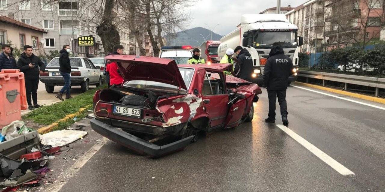 Önce tankere sonra kamyona çarptı: 2 yaralı