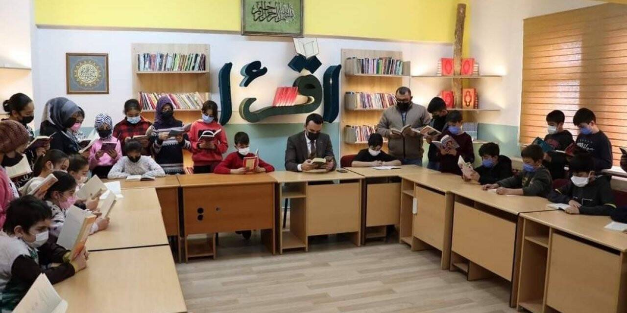 Kaymakam Çelik öğrencilerle bir araya geldi